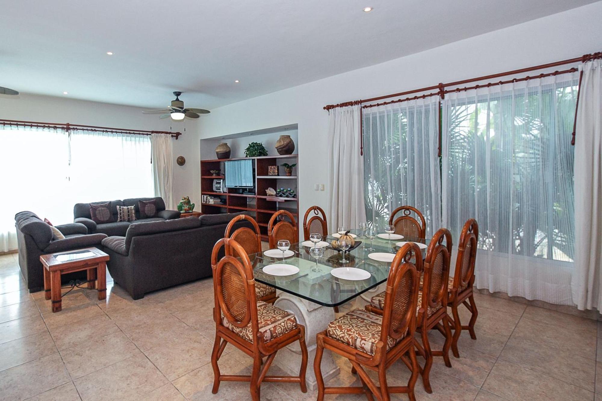 With 4 Bedrooms A Few Steps From The - Playacar - Vista Del Mar Villa Playa del Carmen