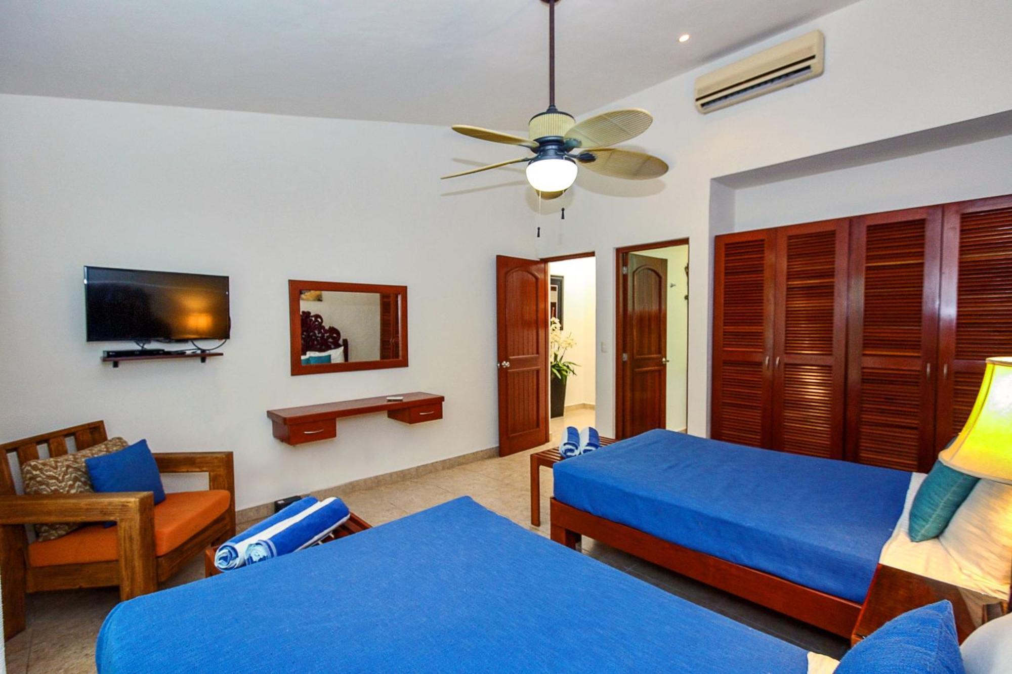 With 4 Bedrooms A Few Steps From The - Playacar - Vista Del Mar Villa