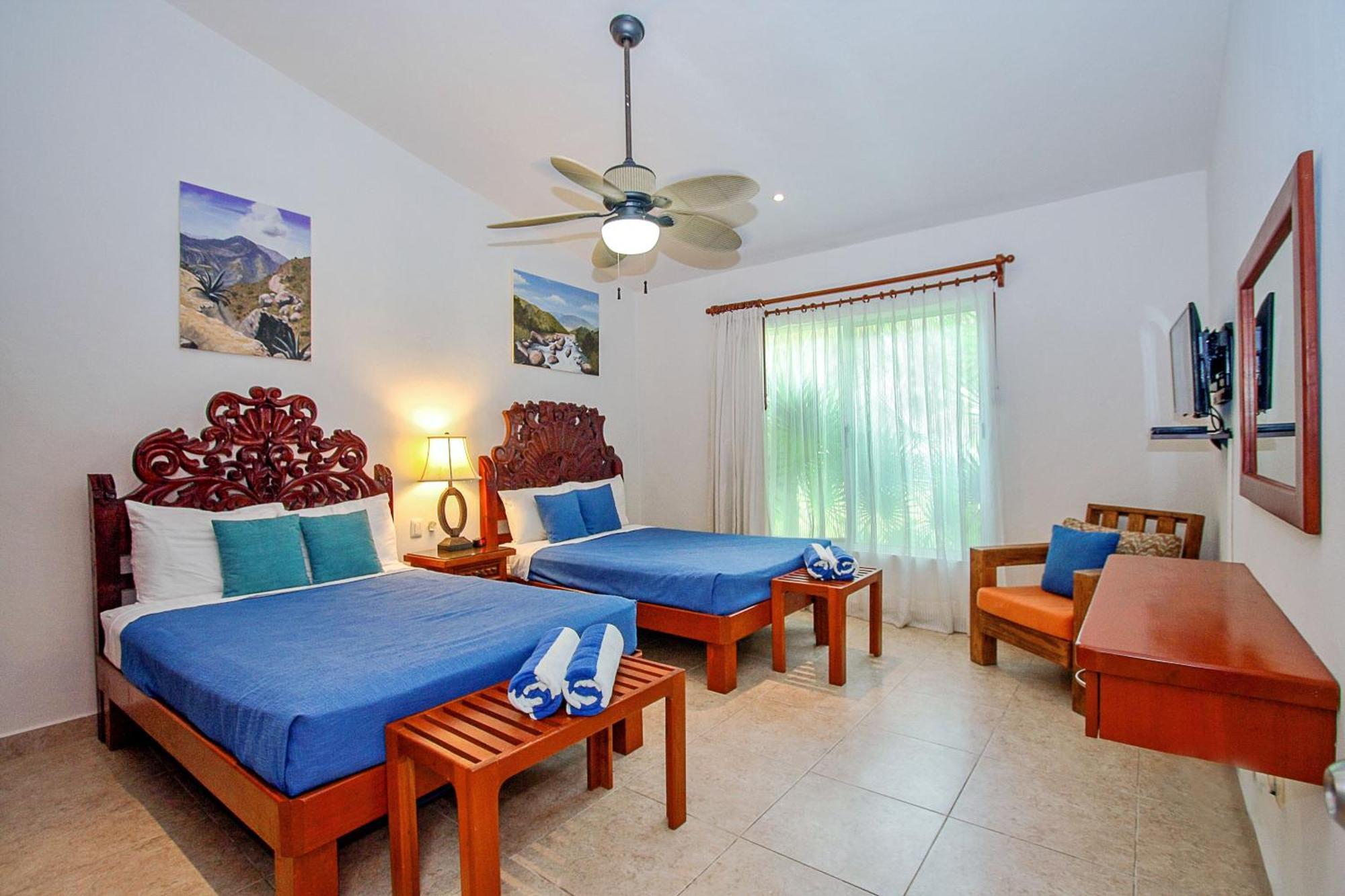 With 4 Bedrooms A Few Steps From The - Playacar - Vista Del Mar *