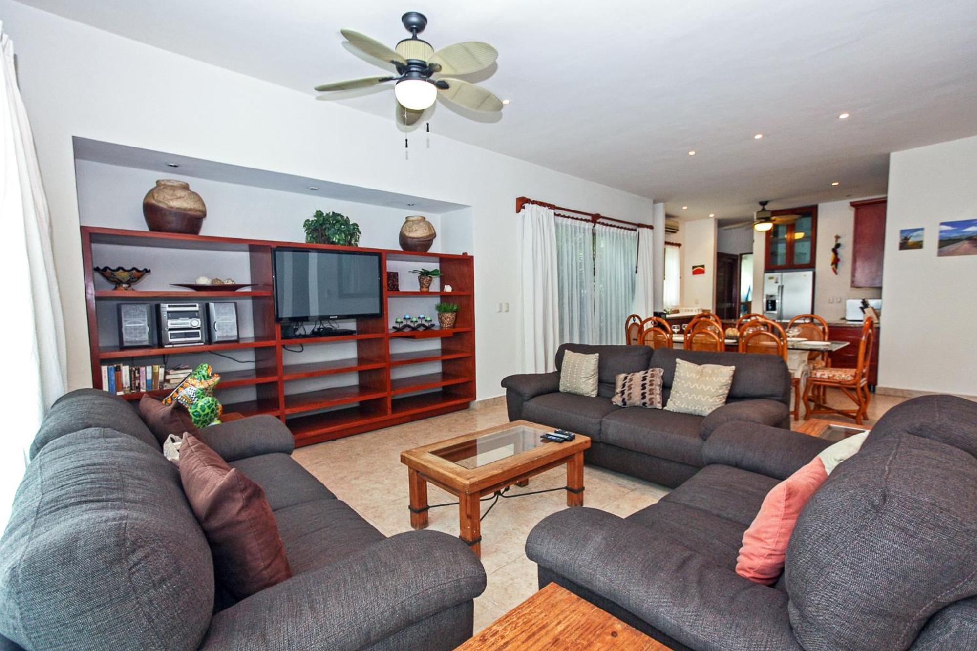 With 4 Bedrooms A Few Steps From The - Playacar - Vista Del Mar Villa Playa del Carmen